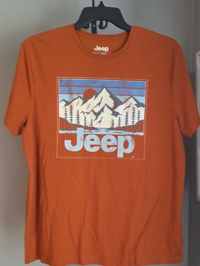Jeep Orange Short Sleeve Tee with Mountain Graphic Size XL